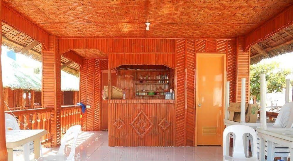 Pareja Tourist Inn Малапаскуа Айлънд Екстериор снимка